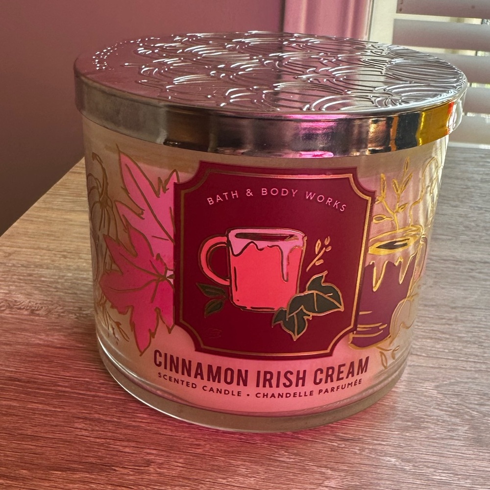 Bath & Body Works 3 Wick Candle Cinnamon Irish Cream